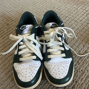 Green nike dunks